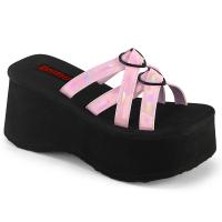 FUNN-15 DemoniaCult Damen Plateaupantoletten Herzring Detail babypink Holo Lack